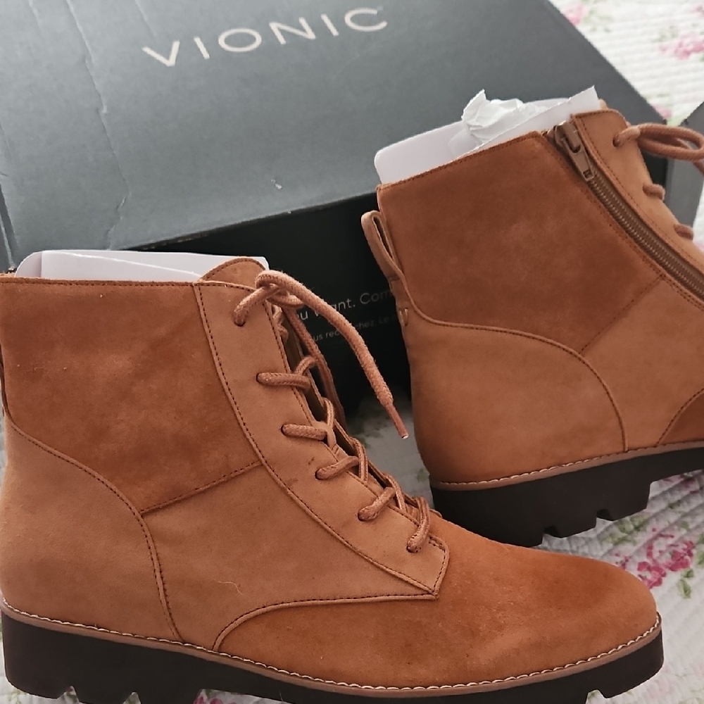 Vionic Women's Brown Lace Up Boots